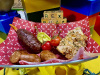 Comida para los veganos o vegetarianos que no deseen carne en restaurante Roundup Rodeo BBQ en Toy Story de Disney. Foto Gregorio Mayí.