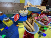 Pimientos o ajíes fritos (pickles) son uno de los acompañantes de la comida  en restaurante Roundup Rodeo BBQ en Toy Story de Disney. Foto Gregorio Mayí.