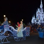 La Reina Elsa y la Princesa Ana de Frozen en Magic Kingdom en Navidad. Foto Gregorio Mayi.