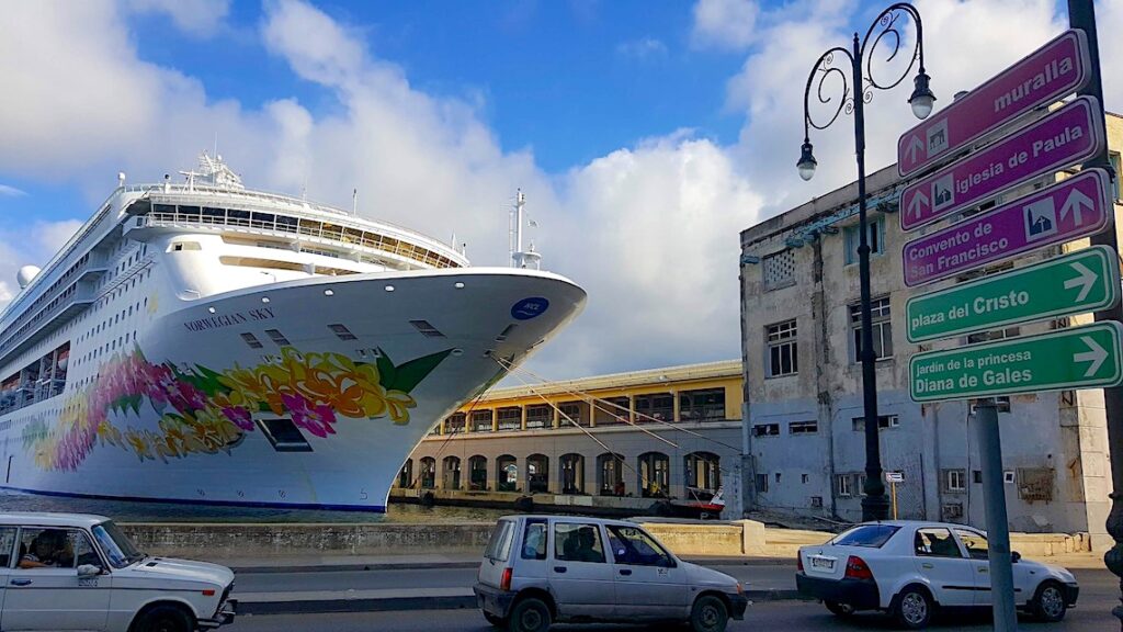 Vista exterior del puerto de la Habana.