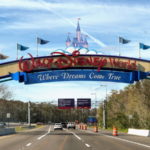 Entrada a los parques de Disney. Foto Gregorio Mayi.