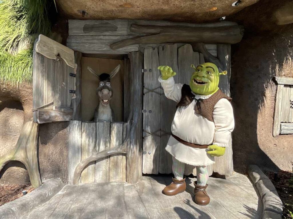 Shrek y Donkey en su cabaña